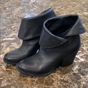 Lucky Brand leather bootie size 7